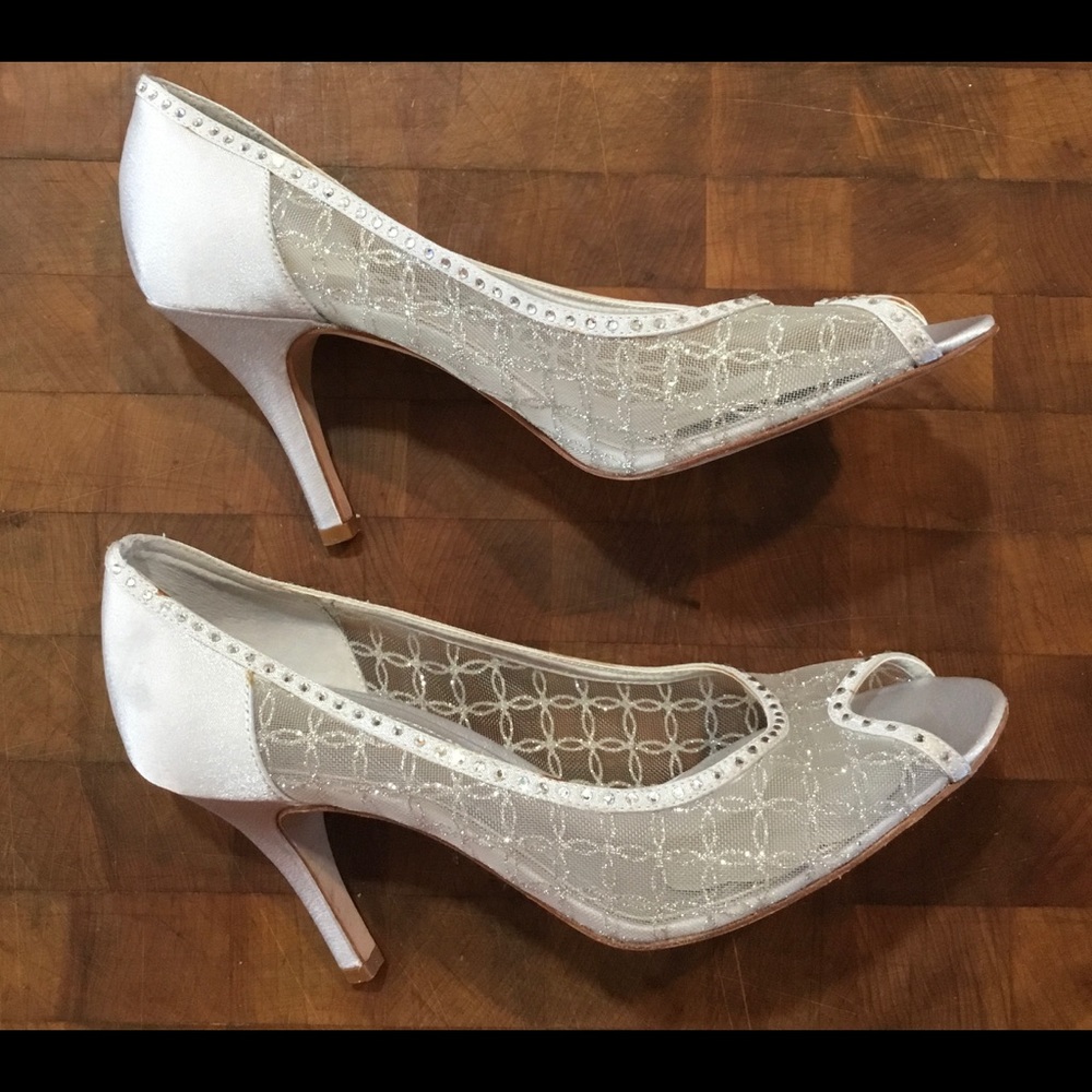 Mina pumps 3” high heals Worn once size 8